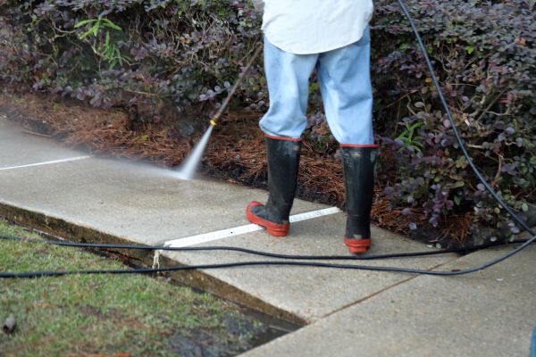 Sidewalk Washing in Leland