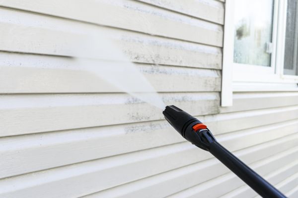 Vinyl Siding Washing in Leland