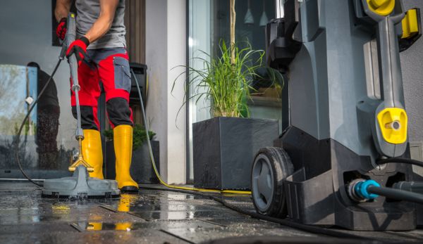 Commercial Pressure Cleaning in Leland