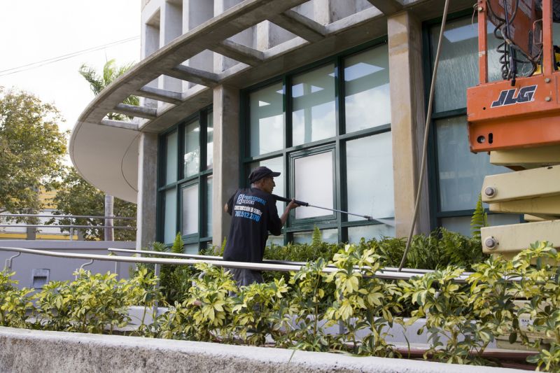 Scheduling service with a professional